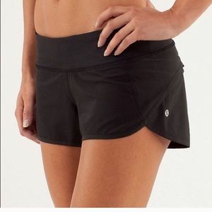 Black lulu Lemmon shorts